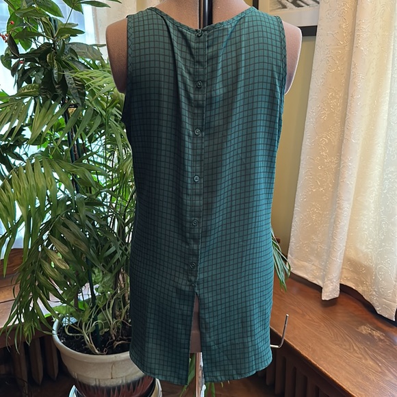Loft green sleeveless blouse - Picture 2 of 4